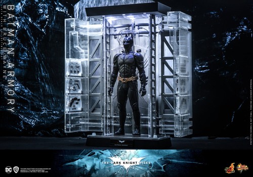 Batman Armory with Bruce Wayne 1:6 Figure Hot Toys MMS702 Christian Bale MIB New - Picture 21 of 24