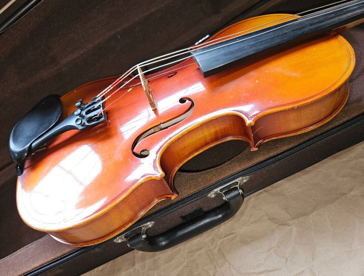 Suzuki No. 330 Size 4/4 violin, Japan, 1986. Very good Suzuki No. 330 Size 4/4 violin, Japan, 1986. Very good