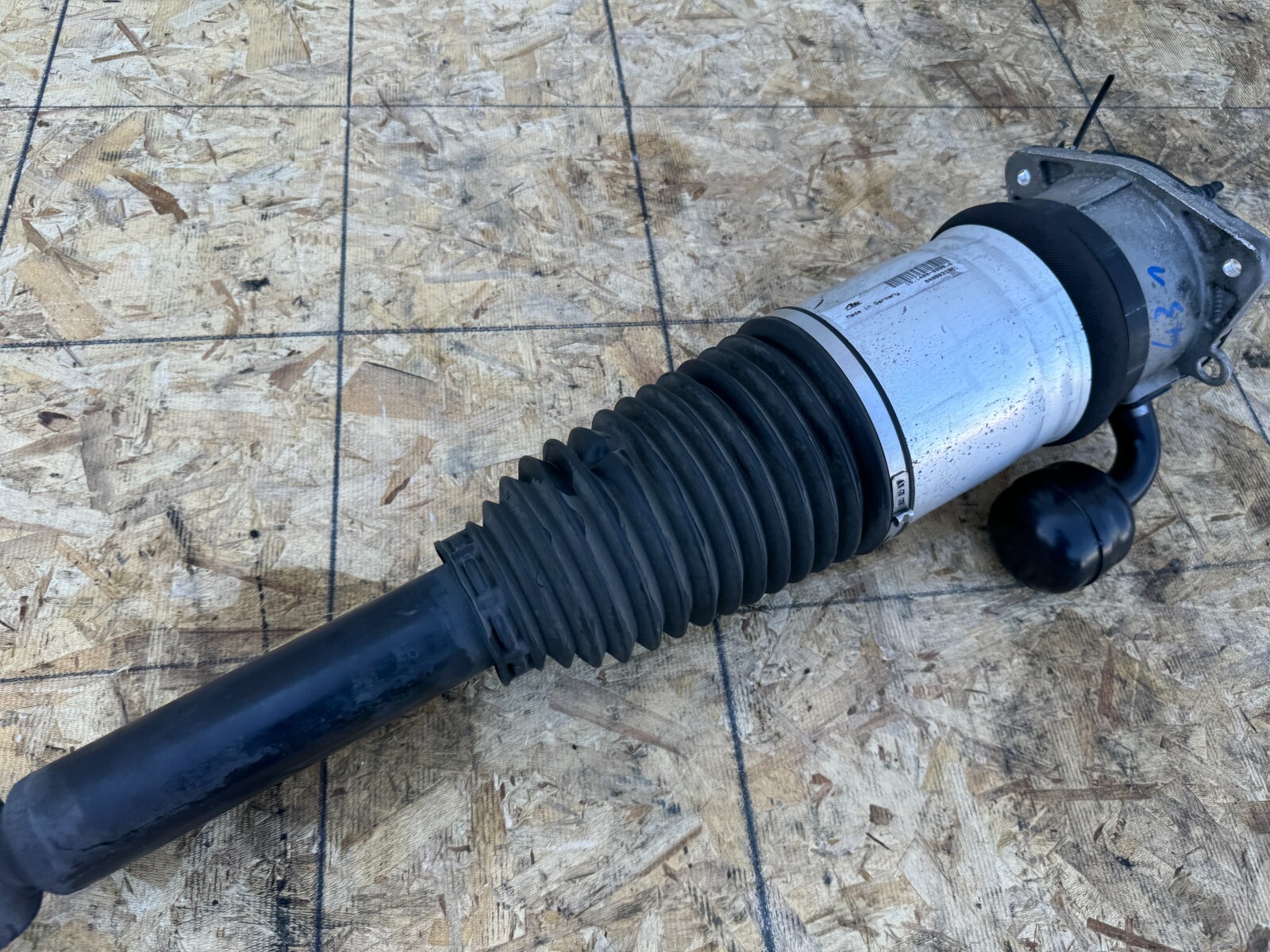 Bentley Flying Spur 2004-2012 REAR+LEFT Air suspension strut