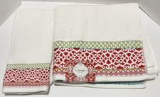 Asciugamano e asciugamano da bagno medaglione ricamo vischio Dena Home 5792 nuovo