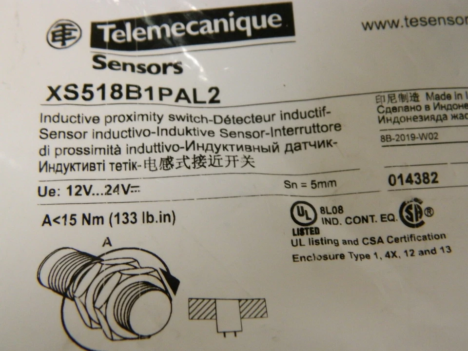 Telemecanique Inductive Proximity Sensor PNP 5mm Detection XS518B1PAL2 - Image 3 of 3