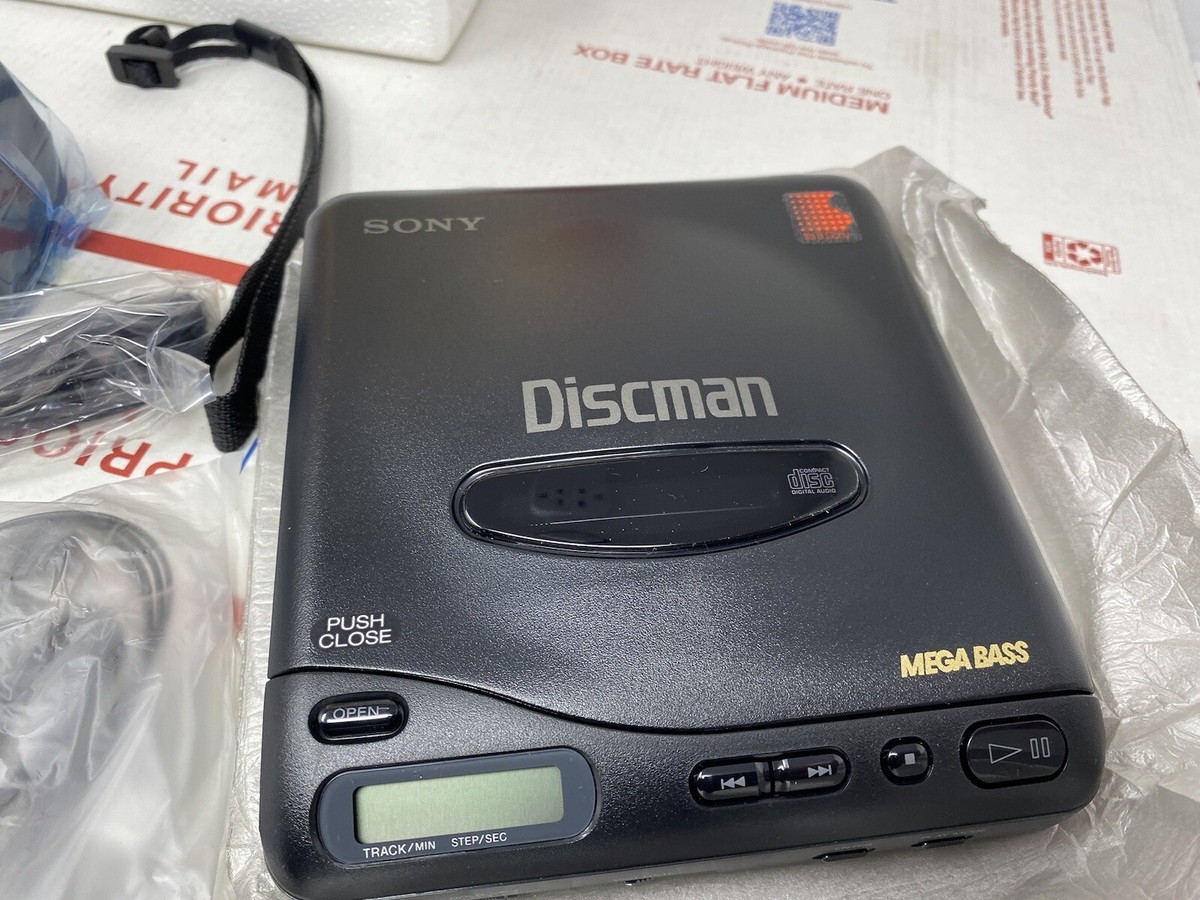 ソニー（SONY） Discman D-11 ポータブルCDプレーヤー Sony Discman D-11 Personal Compact Disc CD Player Mega Bass
