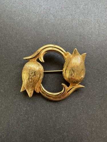 Vintage Signed Monet Jent Brooch Lot Set - 4 Pins Bold Gold Tone, Bow, Flowers - Picture 4 of 11