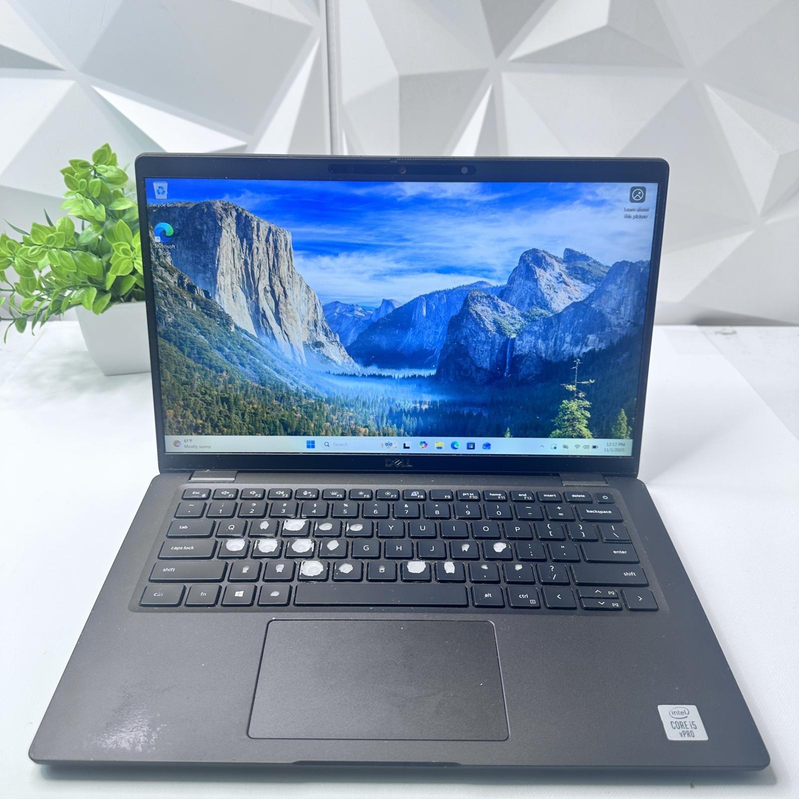 Dell Latitude 7410, 14-Inch Laptop, with Intel Core i5 10th Gen., 500 GB SSD (Solid State Drive), Windows 11 Pro