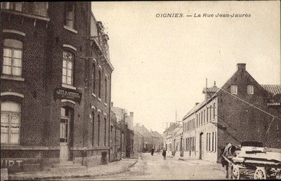 Ak Oignies Pas de Calais, La Rue Jean Jaures - 3542631