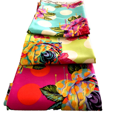 Tula Pink ''PAINTED ROSES'' Curiouser & Curiouser Fat Quarters -3