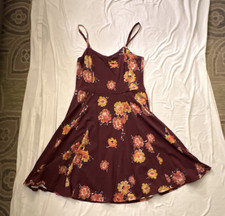 Mossimo Floral Skater Dress M Burgundy Sleeveless Spaghetti Strap