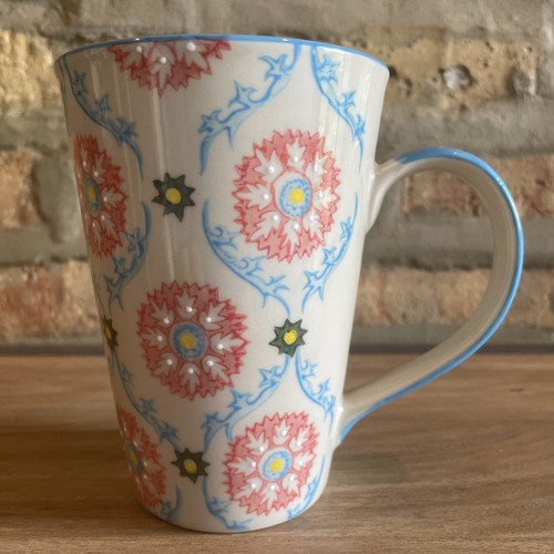 Anthropologie Yokohama Studio handbemalte Keramiktasse mit buntem Mandala Pat
