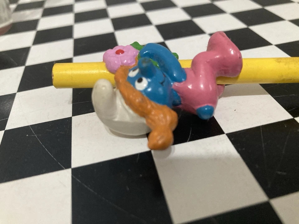 Vintage Applause Sassette Smurf Pencil Hugger Applause #27198 Unsharpened - Image 4 of 4