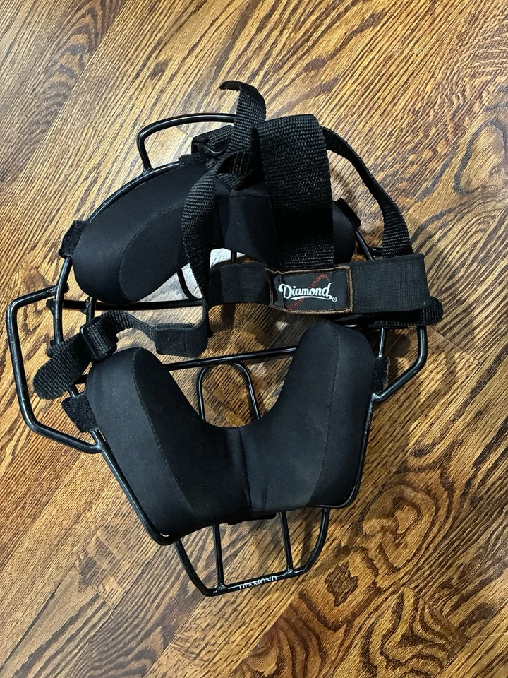 DIAMOND IX3 ALUMINUM UMPIRE MASK WITH QUIK-DRY - Image 3 of 3