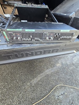 dbx 2215 Dual-Channel 15-Band Graphic Equalizer/Limiter 
