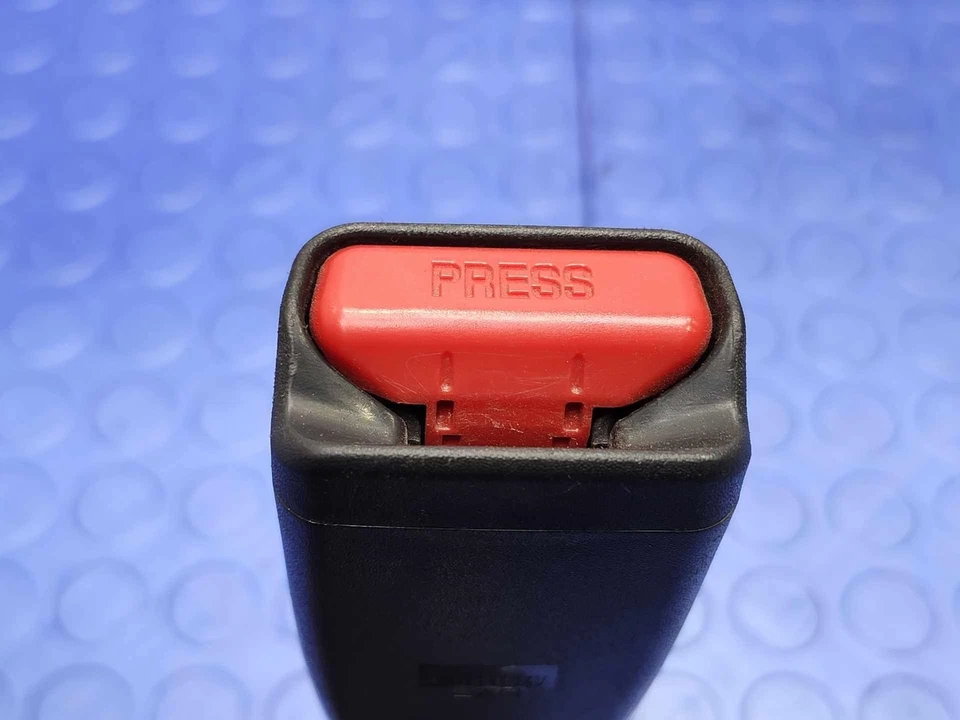 Hebilla de cinturón de seguridad delantero Mazda Miata 17-23 lado derecho del pasajero negro OEM Foto 3 de 4