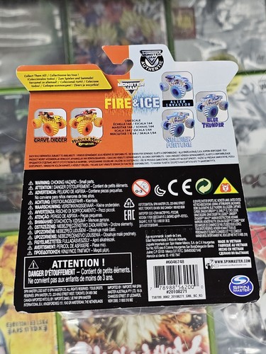 2019 Spin Master Monster Jam Monster Mutt Fire & Ice Special Edition Walmart HTF - Picture 3 of 7