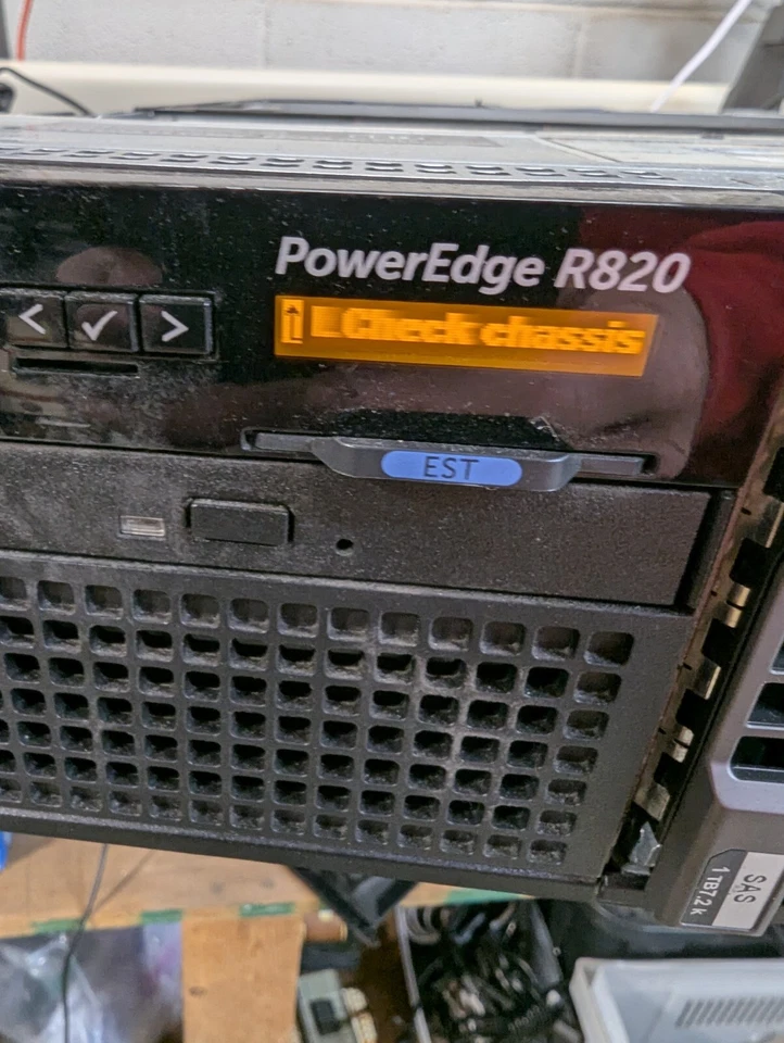 Dell Poweredge R820 SERVER -boots- (6) 1tb wiped drives -(2) 2.9ghz 6 core CPU - - Image 4 of 4