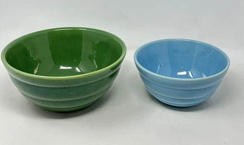 Bauer USA Pottery Beehive Nesting Mixing Bowls Lot Of 2 Green #12 & Blue #24