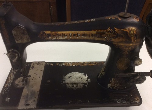 1894 - Singer Sewing Machine - Pre-Owned - Picture 2 of 12