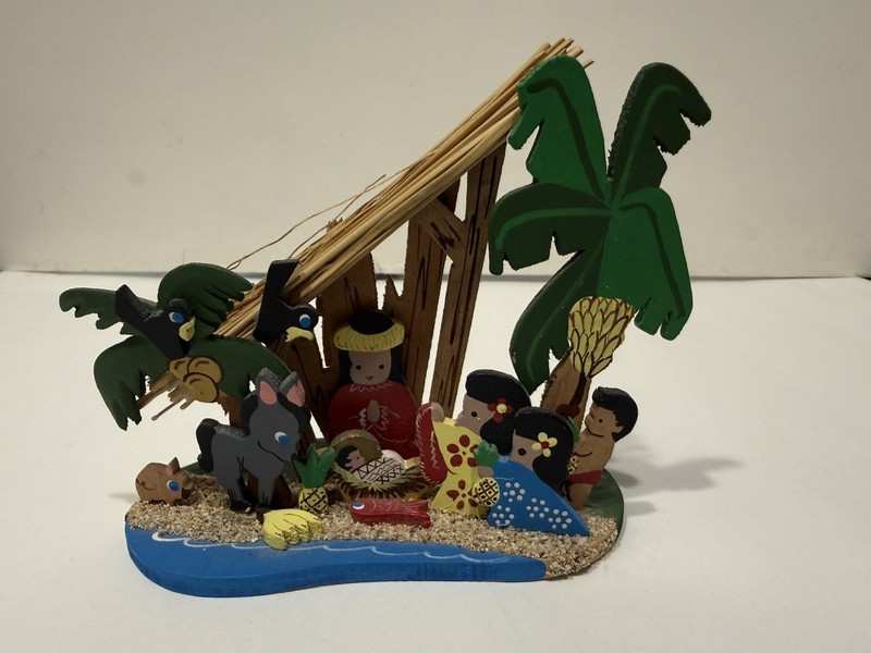 Emgee Hawaiian Nativity Figure Wooden Wood Vintage Decoration Pre-owned read..