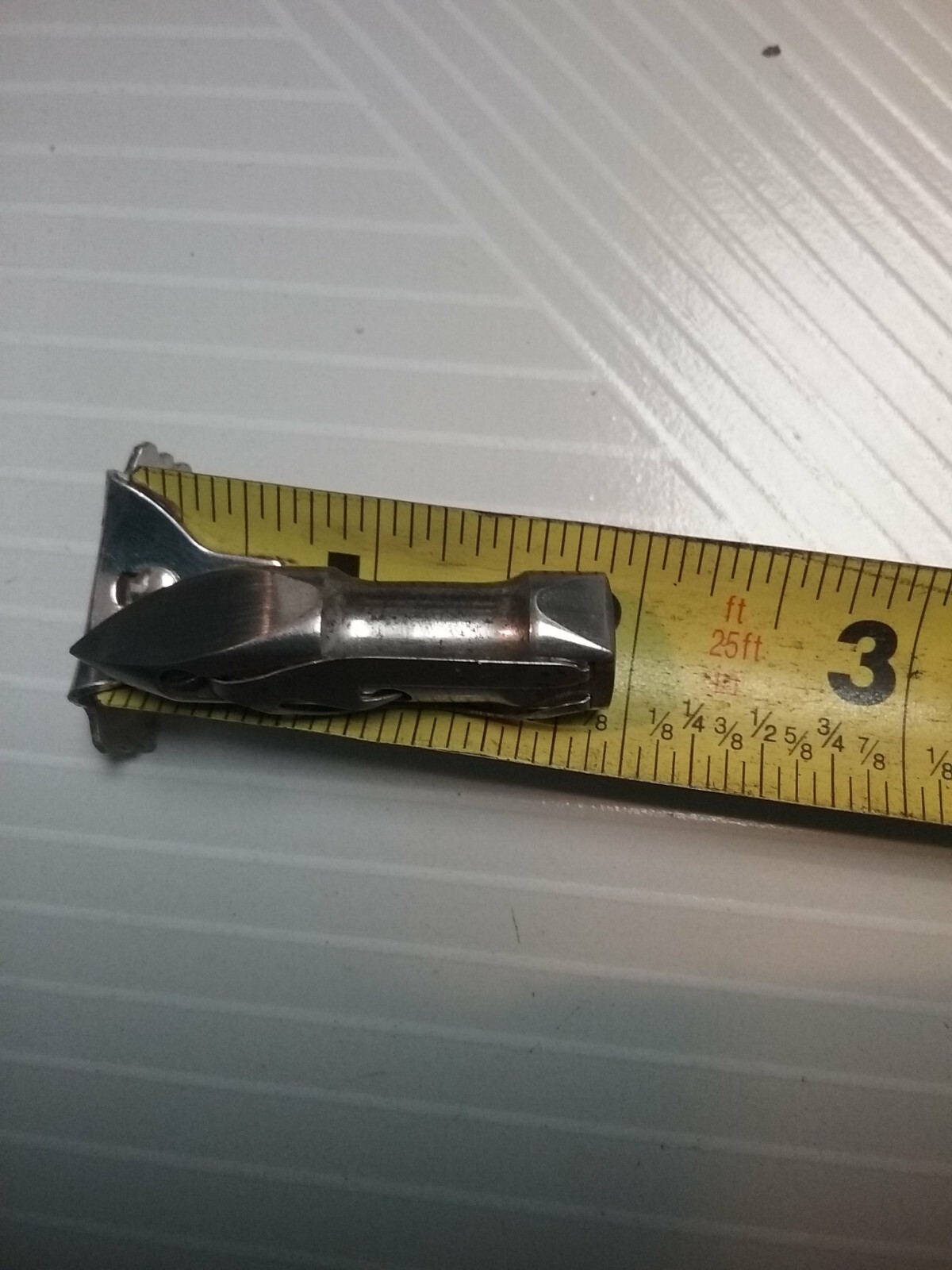 VINTAGE antique singer treadle SEWING MACHINE BULLET SHUTTLE BOBBIN