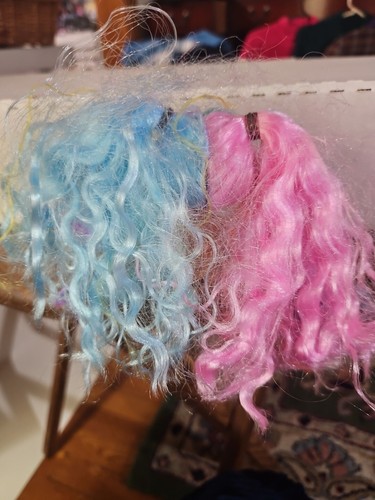 Mattel Barbie Extra Minis Doll #6 (5.5 In) with Rainbow Hair. - Picture 4 of 4