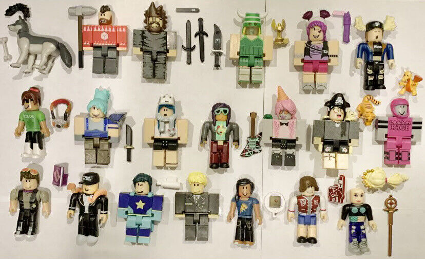Roblox Toys Action Figures Lot Of 20 Celebrity Figure Pack +Accessories NO CODES