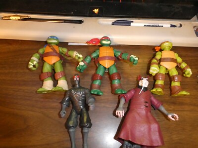 Teenage Mutant Ninja Turtles Figures 5 & weapons TMNT Viacom Playmates 2012 