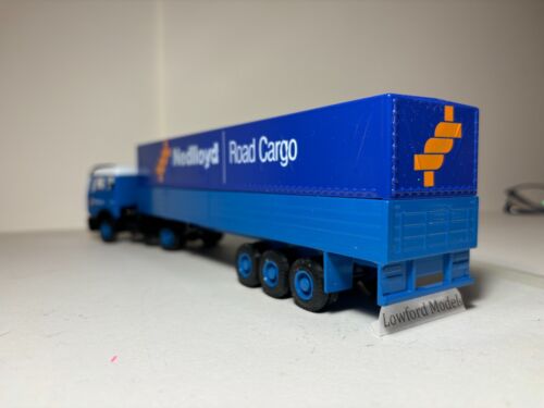 Lion Car no.70 Mercedes Benz EPS + Tilt trailer 1.50 scale (used) - Picture 7 of 13