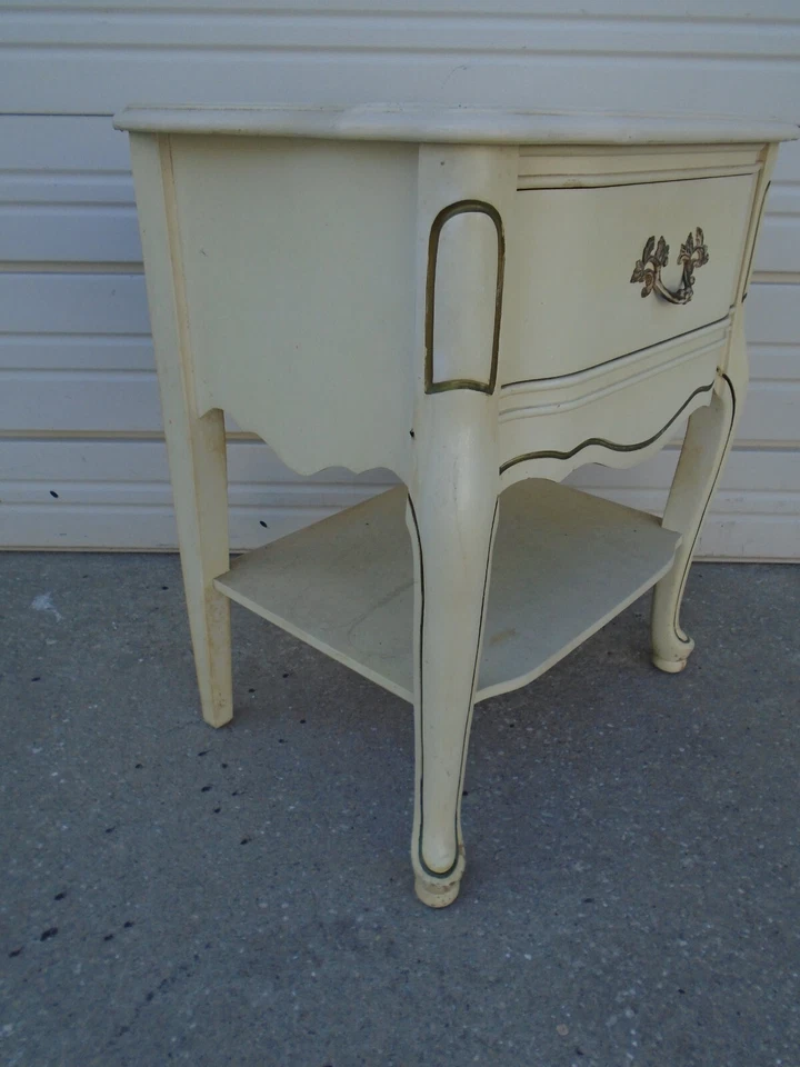 Mesita de noche francesa Versalles Country Provincial Mesa de cama Regency Bassett Boho Foto 2 de 4