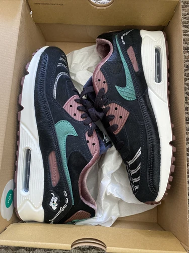 Size 8.5- Nike Air Max 90 Siempre Familia 2021