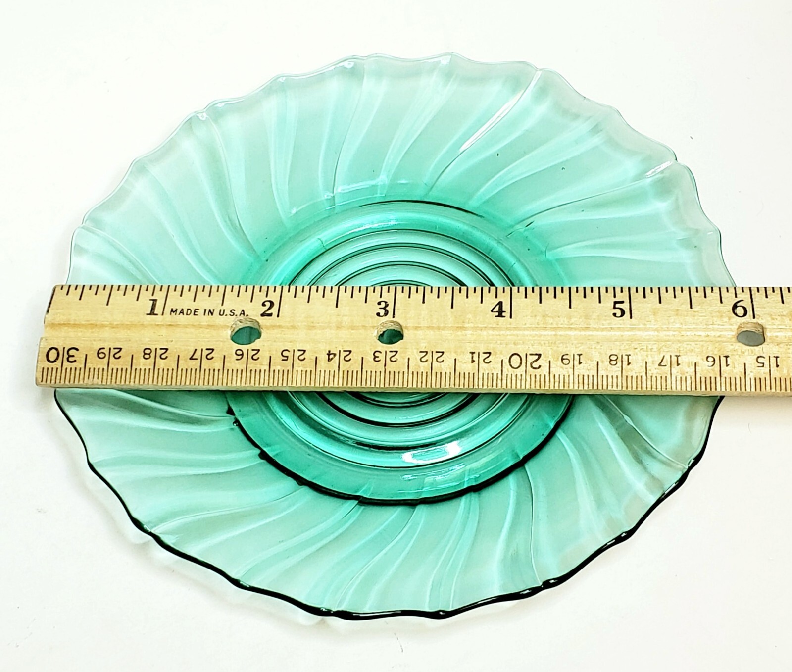 Vintage Set of 4 Jeannette Glass Green Swirl Cups And Saucers 1937