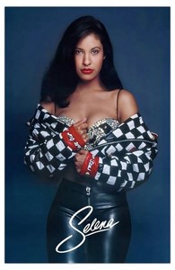 Selena Quintanilla Poster 11x17 Framed! Ready to hang! Unique Poster. Tejano!