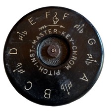 VINTAGE CHROMATIC PITCH PIPE INSTRUMENT THE MASTER KEY WM KRATT CO 13 KEYS