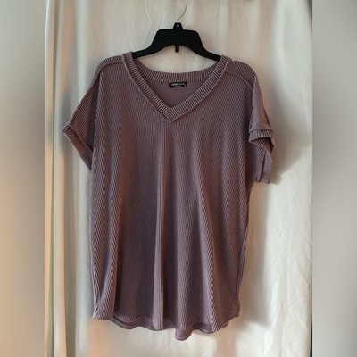 Hemish USA Mauve V-Neck Ribbed Women's Top Size 3X with exposed seam detail