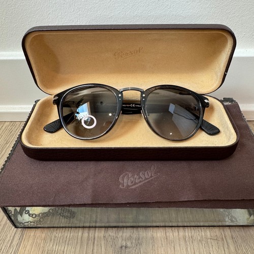 Occhiali da sole Persol Typewriter Edition PO 3108-S nero lenti polarizzate blu chiaro