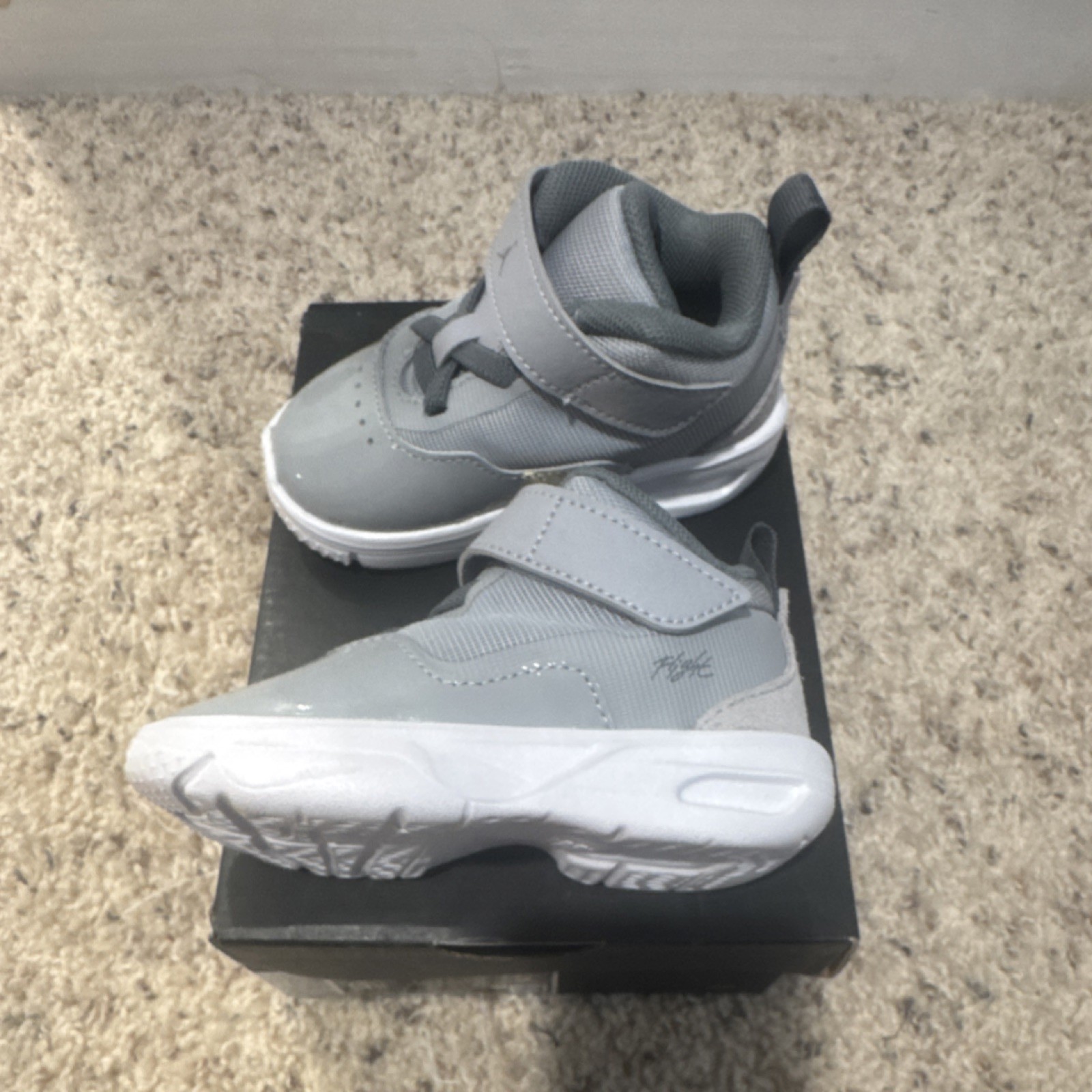 Jordan Stay Loyal 3 TD Wolf Grey Cool Grey White Athletic Shoes 5c Unisex Kids thumbnail 3