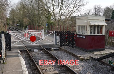 FOTO BITTON BAHNÜBERGANG UND BODENRAHMEN BOX DIE AVON VALLEY RAILWAY NUTZT A