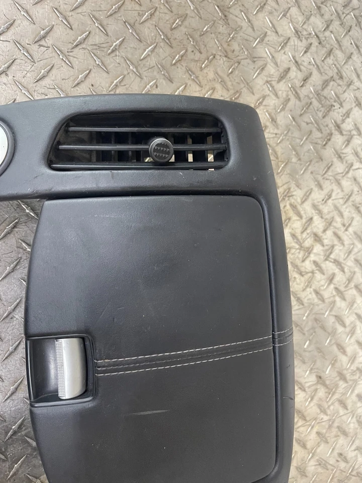 Отделочный ящик для хранения вентиляционных отверстий кондиционера центральной приборной панели Nissan 370z 2009-2020 годов выпуска - Изображение 2 из 4