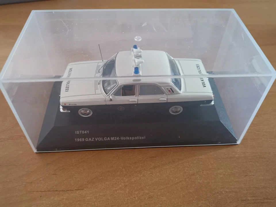 Atlas  Edition  Sammlung Volga Wolga  M24 Volkspolizei DDR - Bild 4 von 4