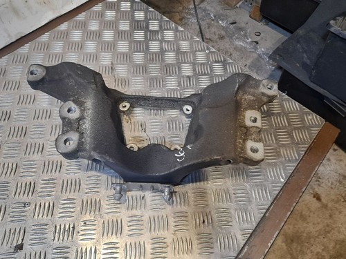 Audi A6 S6 C6 4F 2010 Halterung Lager Getriebe 4F0399263M Benzin 220kW ATV29576