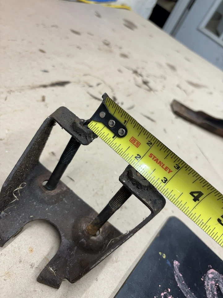 F150 F250 SBF MANUAL TRANSMISSION BELLHOUSING HYDRAULIC Slave Cylinder Mount Oe - Image 4 of 4