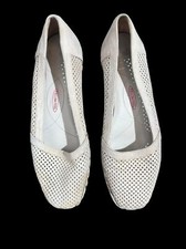 Amalfi by Rangoni Gastone Perforated Espadrille in Sand Suede Sz 8