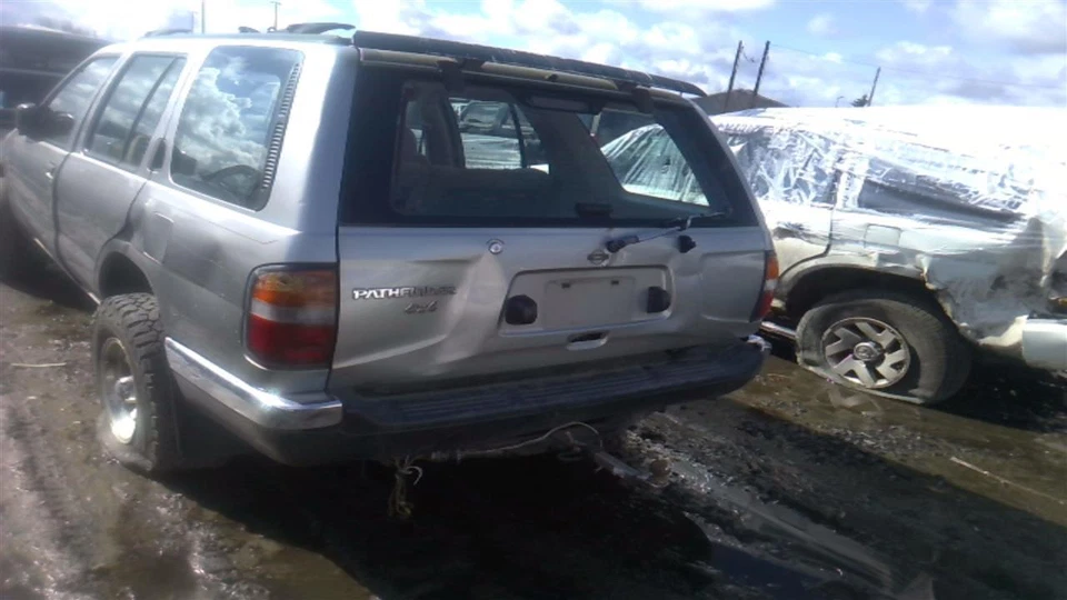 Used Rear Suspension Stabilizer Bar fits: 1998 Nissan Pathfinder Rear Rear Grade - Image 2 of 4