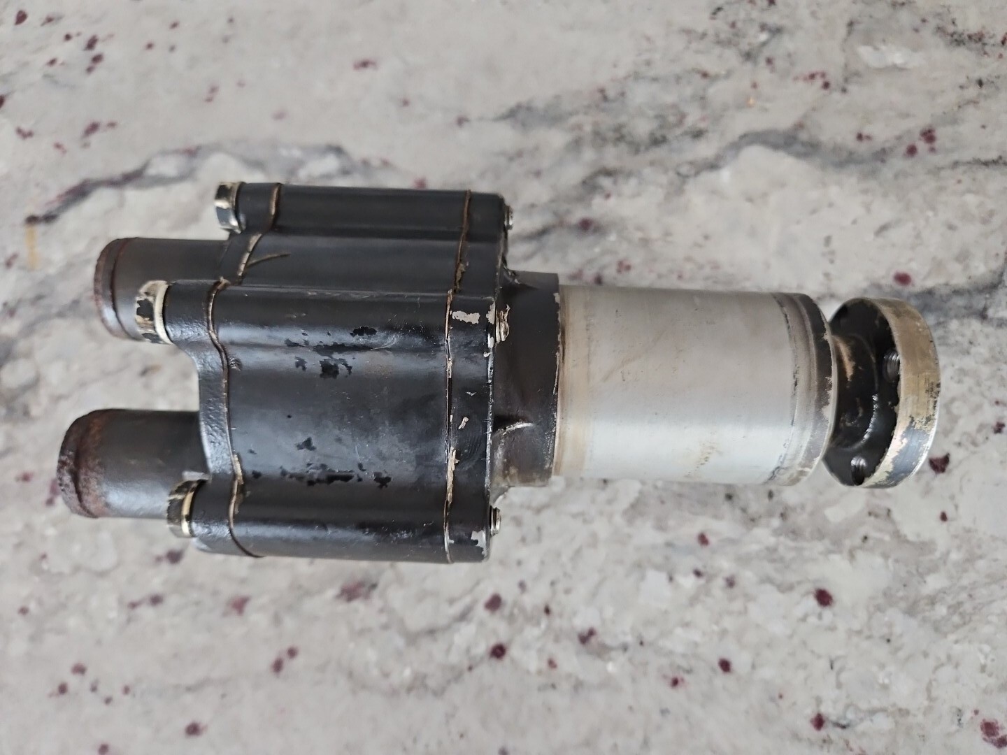 OEM MerCruiser Raw Water Pump Housing Assembly 4671497 With Pulley for