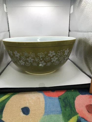 Vtg PYREX 403 2.5 qt Spring Blossom Green Crazy Daisy Nesting Mixing Bowl