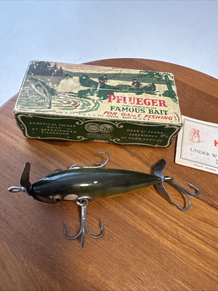 Vtg Pflueger Neverfail 3 T Chub Finish Minnow Box/Manual - Image 2 of 4