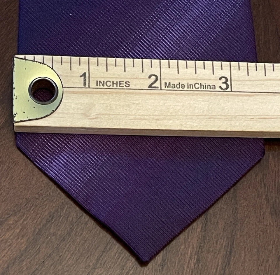 Corbata de cuello Kenneth Cole púrpura 100 % seda para hombre hecha en China Foto 4 de 4