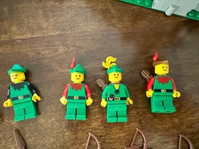 LEGO Castle #6066: Camouflaged Outpost - 90% Complete with 4 Minifigs and Horse