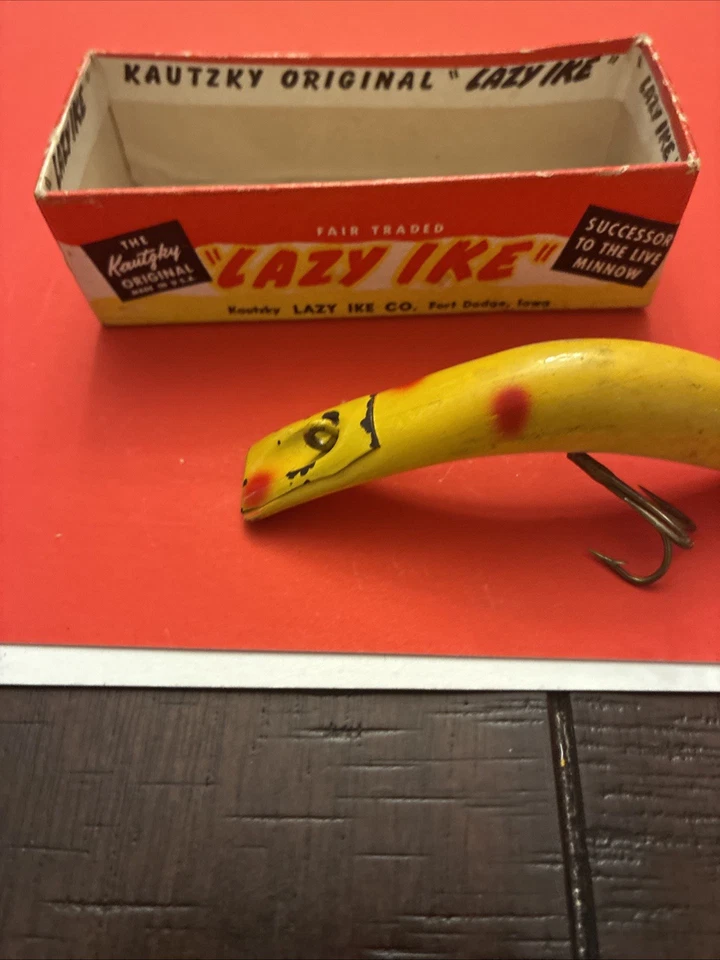 Vintage 3 Inch Wood Kautzky Lazy Ike KL-35 YS Fishing Lure with Box - Image 3 of 3