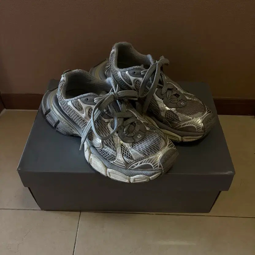 Balenciaga 3XL Egg Shell Sneakers Size 42 thumbnail 4