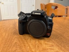 Canon EOS Digital Rebel XTi 10.1MP Digital SL...