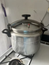 Vintage Large Pressure Cooker Alluminum Alloy